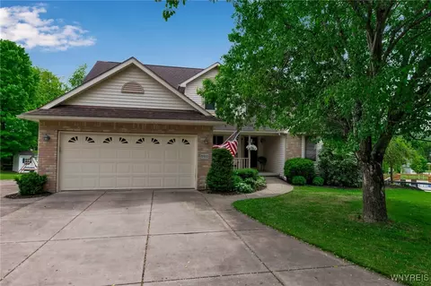 8910 S Greenbriar Ter, Boston, NY 14025