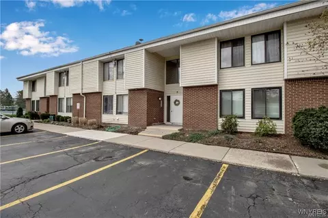 5 Southcreek Ct #C, East Amherst, NY 14051