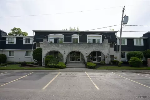 132 Harrogate #E, Amherst, NY 14221