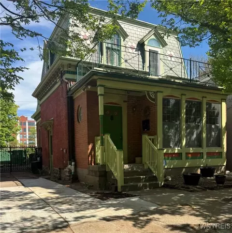 15 Saint Louis Pl, Buffalo, NY 14202