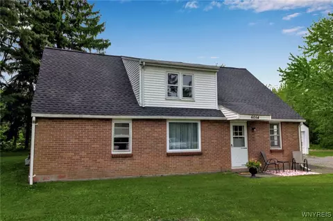 6054 Southwestern Blvd, Hamburg, NY 14075