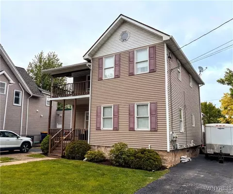 301 Locust St, Lockport, NY 14094