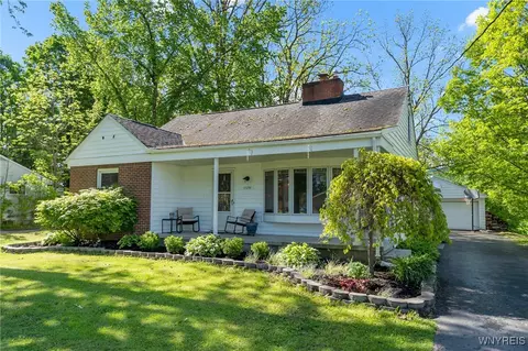 13099 Main St, Alden, NY 14004