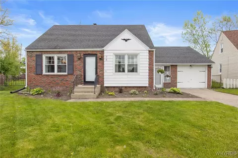 75 Meaford Rd, Cheektowaga, NY 14215