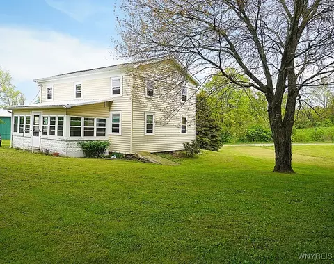 4096 Four Rod Rd, Wales, NY 14052
