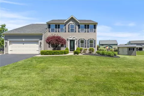 52 Apple Blossom Blvd, Lancaster, NY 14086