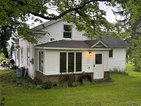 985 Sierk Rd, Bennington, NY 14011
