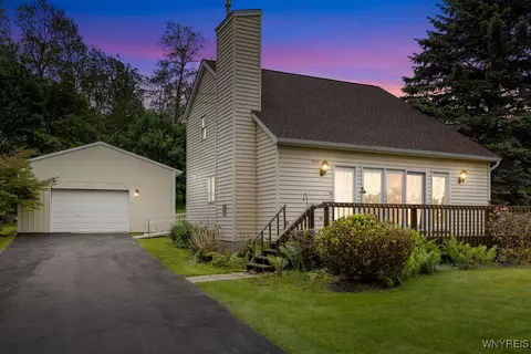 6610 Slayton Settlement Rd, Lockport, NY 14094