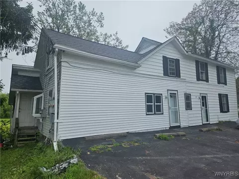5438 Tonawanda Creek Rd, Pendleton, NY 14120