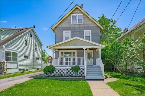 2423 Whitney Ave, Niagara Falls, NY 14301