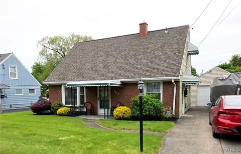 4654 Patricia Dr, Niagara Falls, NY 14305