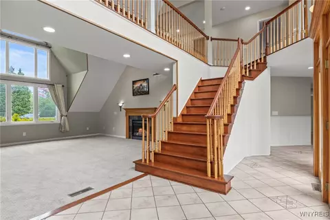 Entry Way - 60 Gaylord Ct, Elma, NY 14059 photo 2 of 5
