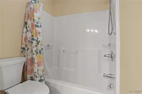 Bath - 60 Gaylord Ct, Elma, NY 14059 photo 3 of 6
