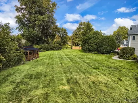 Exterior - 60 Gaylord Ct, Elma, NY 14059 photo 3 of 5