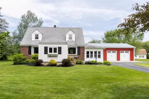 2581 Bullis Rd, Elma, NY 14059