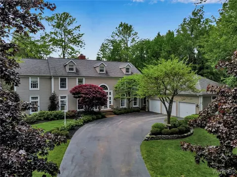 163 Roxbury Park, East Amherst, NY 14051