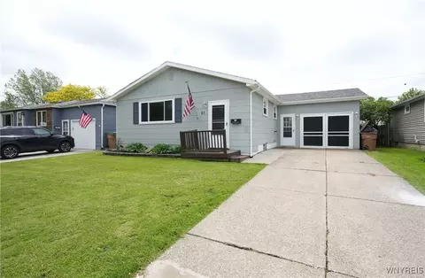51 E Rouen Dr, Cheektowaga, NY 14227