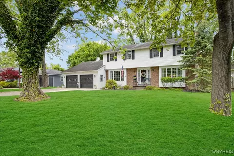 63 Lombardy St, Lancaster, NY 14086