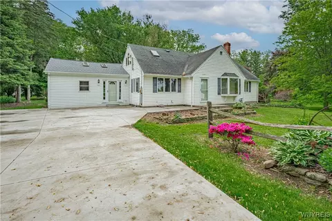 3557 Hartland Rd, Hartland, NY 14067
