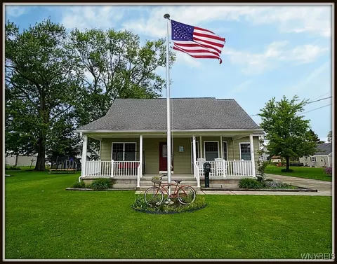24 Porter Ave, North Tonawanda, NY 14120