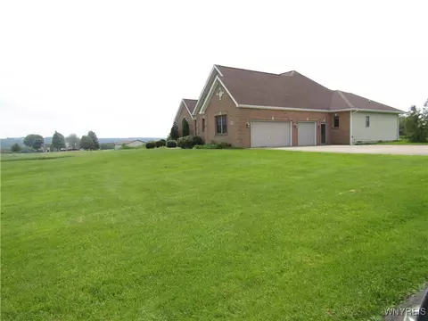 3835 School St, Eden, NY 14057