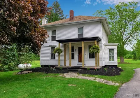 3293 Hartland Rd, Hartland, NY 14067