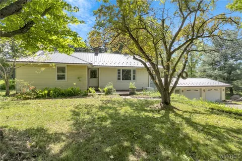 2671 Brown St, Collins, NY 14034