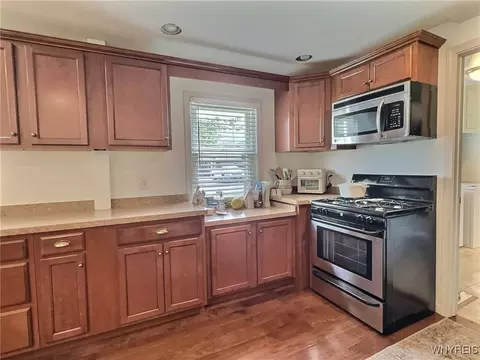 27 Eagle St, Amherst, NY 14221 photo 8