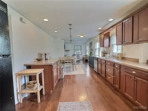 27 Eagle St, Amherst, NY 14221 photo 9