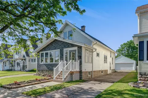 212 Mckinley Ave, Kenmore, NY 14217