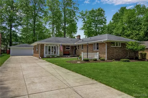 187 Hi View Ter, West Seneca, NY 14224