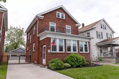 25 Kenton Rd, Kenmore, NY 14217