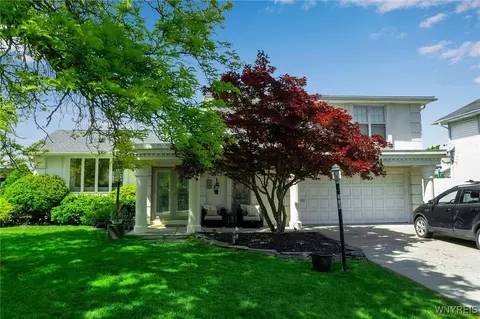 330 Hunters Ln, Amherst, NY 14221