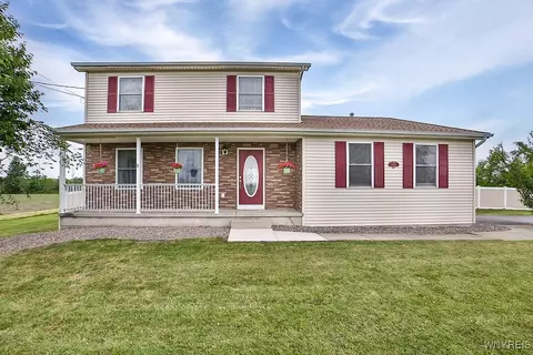 6850 Shawnee Rd, Wheatfield, NY 14120