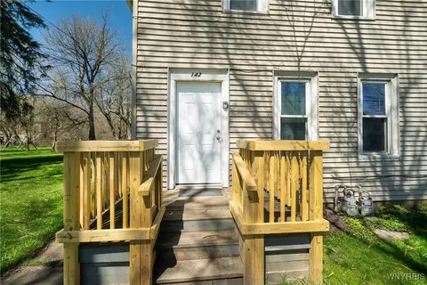 142 Cramer St, North Tonawanda, NY 14120