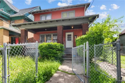 515 4th St, Niagara Falls, NY 14301