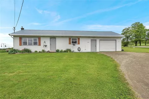 2594 Pee Dee Rd, Java, NY 14113