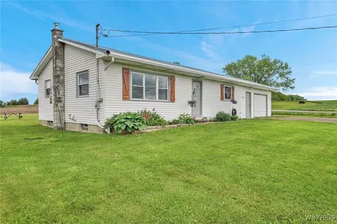 Exterior - 2594 Pee Dee Rd, Java, NY 14113 photo 3 of 8