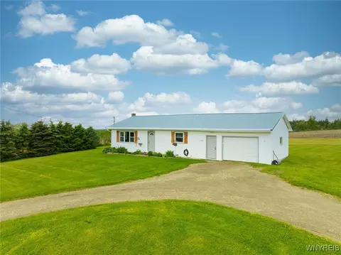Exterior - 2594 Pee Dee Rd, Java, NY 14113 photo 8 of 8