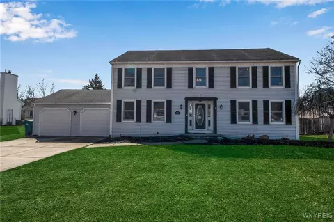 4507 Copperfield Dr, Hamburg, NY 14075