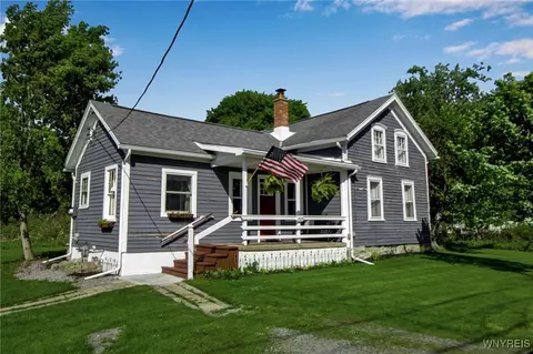 2653 Wende Rd, Alden, NY 14004