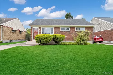 185 Nokomis Pkwy, Cheektowaga, NY 14225