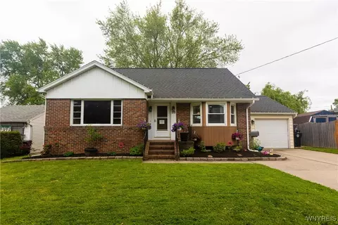 50 Cambria St, Lancaster, NY 14086