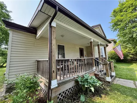 Exterior - 38 E Main St, Pembroke, NY 14036 photo 2 of 7