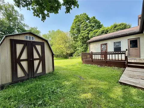 Exterior - 38 E Main St, Pembroke, NY 14036 photo 5 of 7
