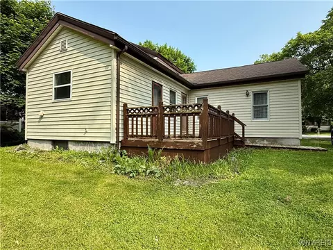Exterior - 38 E Main St, Pembroke, NY 14036 photo 7 of 7