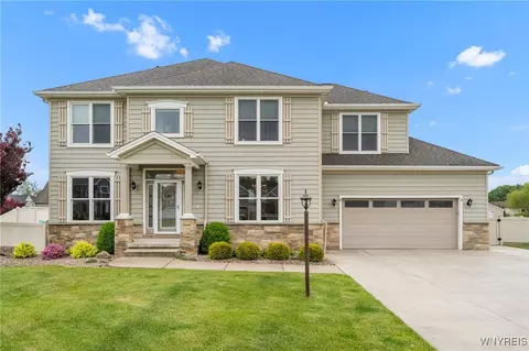 3906 Ontario Dr, Wheatfield, NY 14120