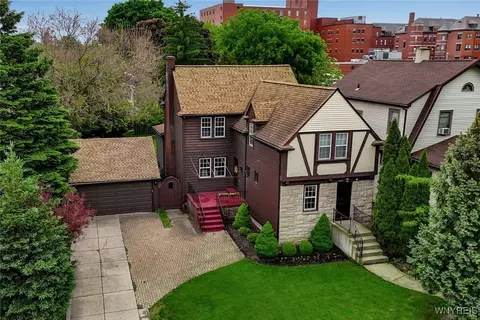 2660 S Park Ave, Lackawanna, NY 14218