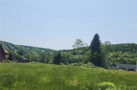 24 Fillmore Dr, Ellicottville, NY 14779