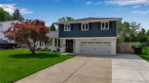 169 Chestnut Hill Ln S, Amherst, NY 14221